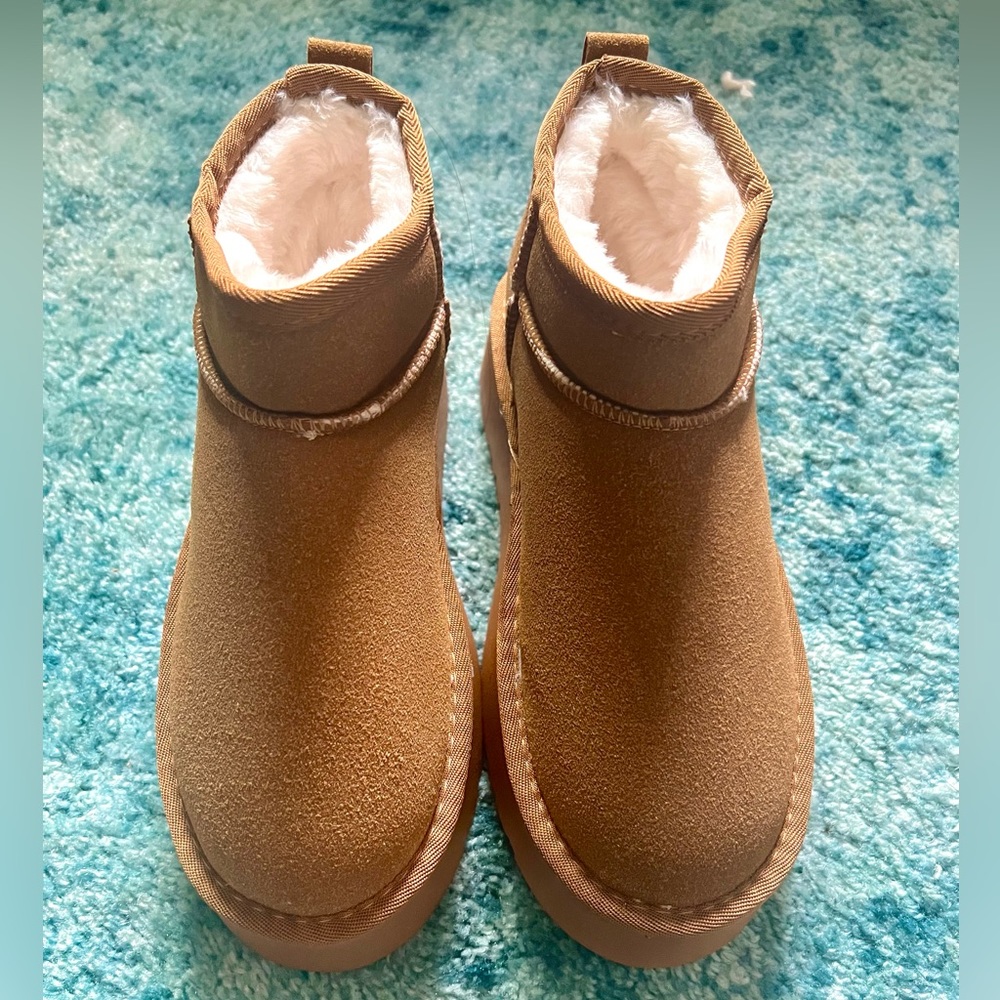 Platform sherpa boots